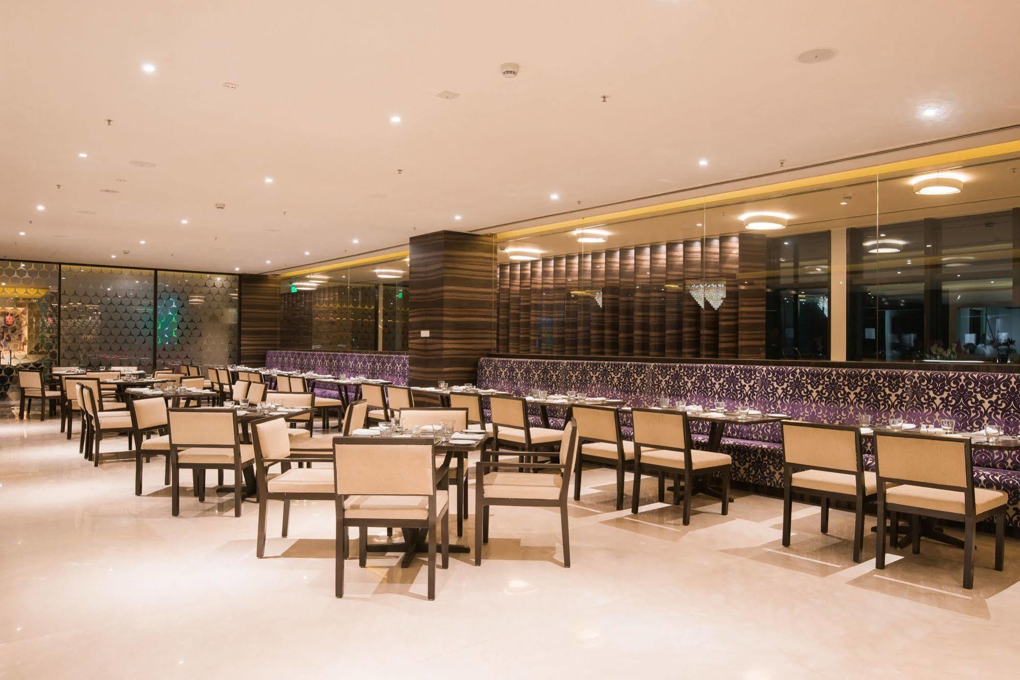 Howard Johnson By Wyndham, Hebbal, Bengaluru Exterior foto