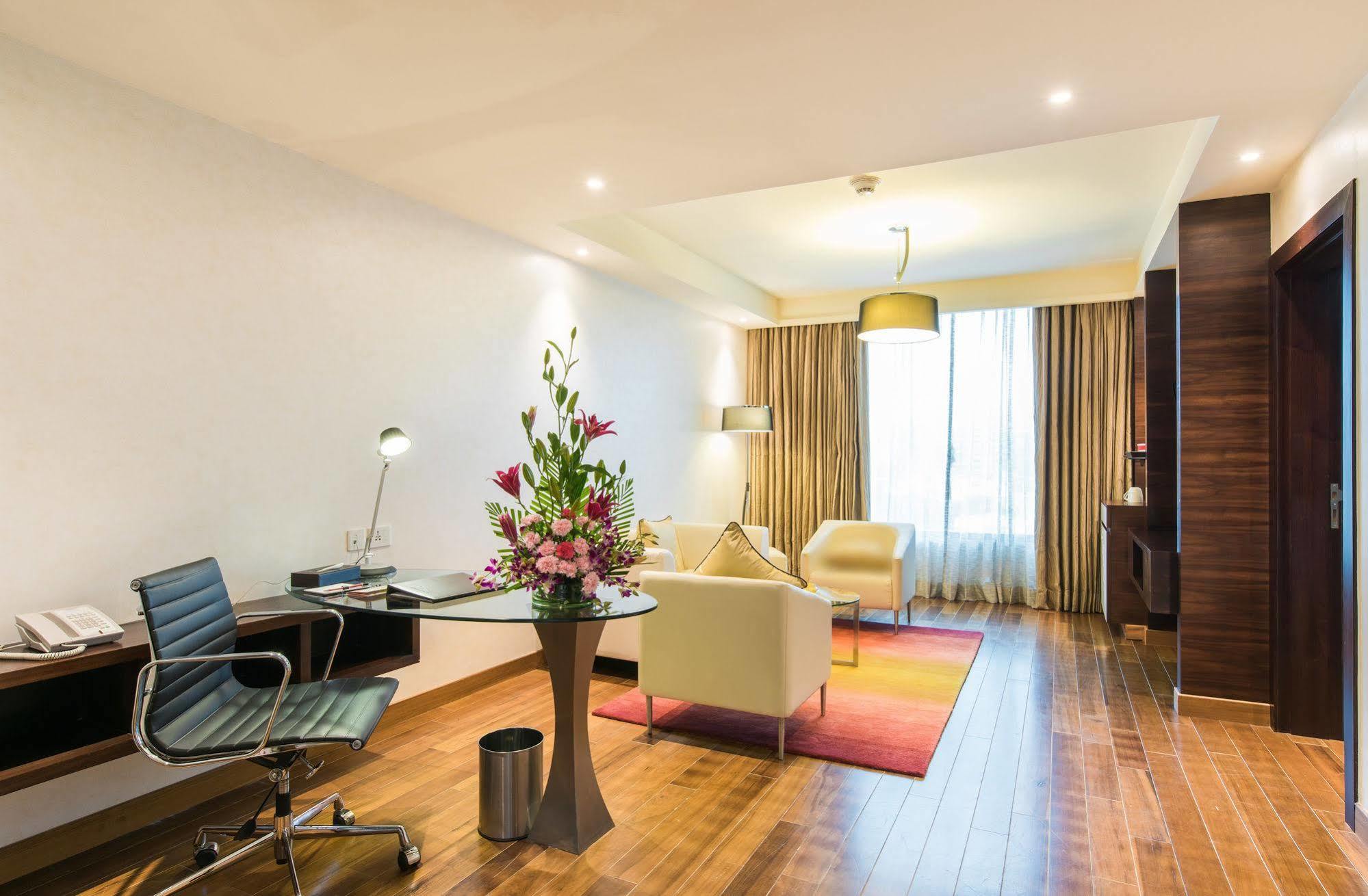 Howard Johnson By Wyndham, Hebbal, Bengaluru Exterior foto